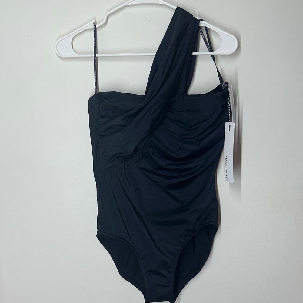 Magicsuit Goddess One Piece Black One-Shoulder Swimsuit / SLEEKER/SLIMMER